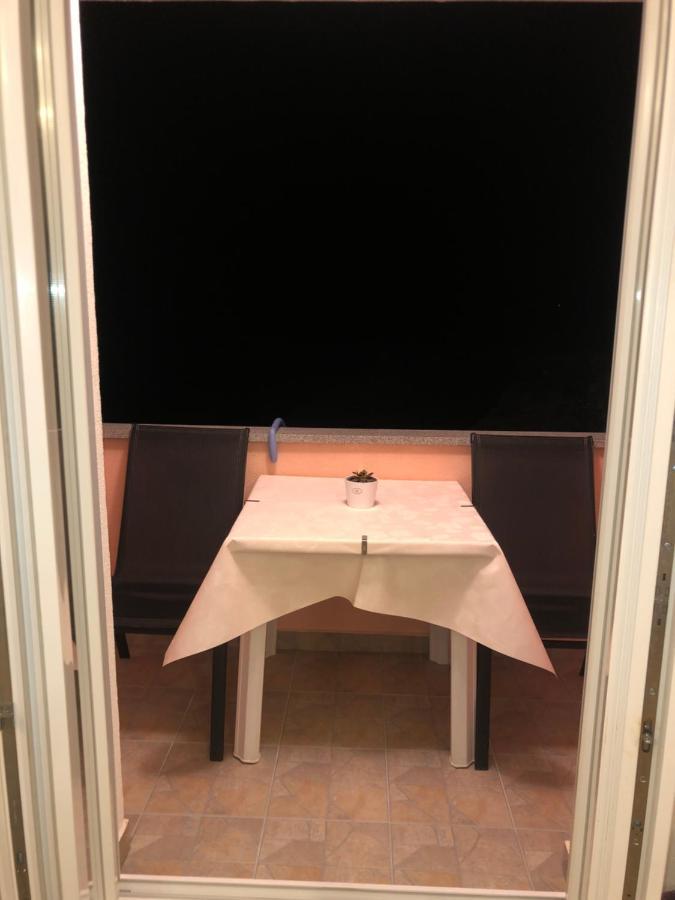 Apartmani Ivana Cres Buitenkant foto