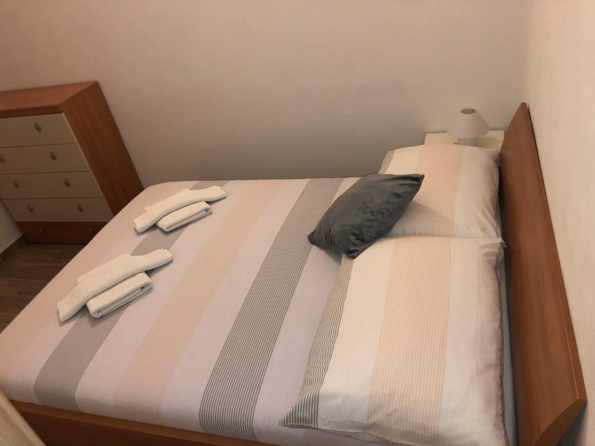 Apartmani Ivana Cres Buitenkant foto